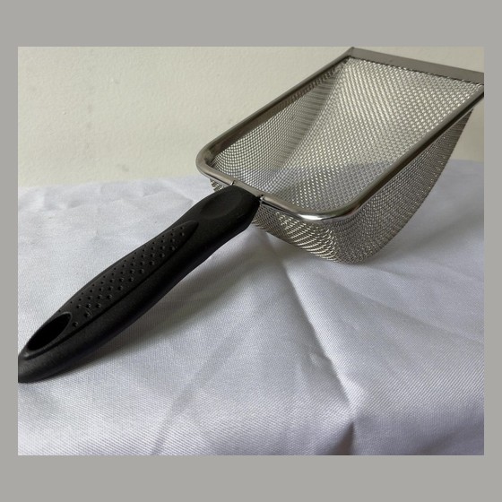 Pá Higiênica Em Aço Inox Malha Fina Para Gatos E Répteis – Alta Durabilidade
