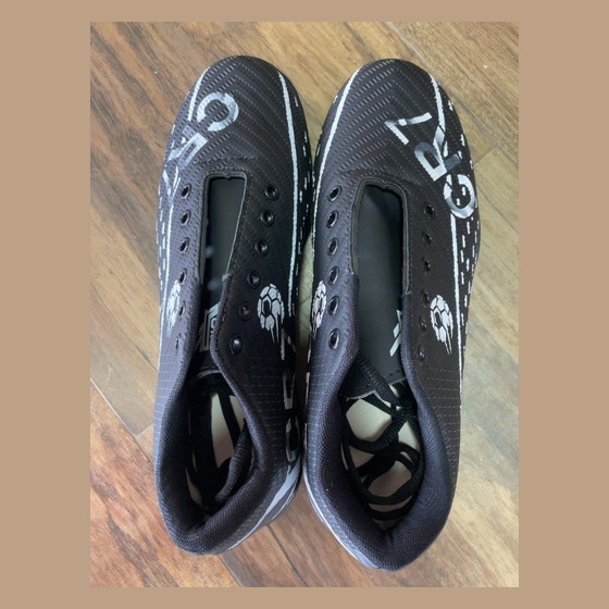 Chuteira Futsal/Society Preta com Estampa de Bola TAM39