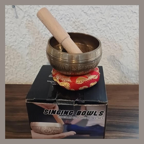 Conjunto de Tigela Tibetana Cantante (Singing Bowl) com Baqueta e Almofada
