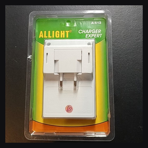 Carregador de Pilhas Allight Charger Expert A-612