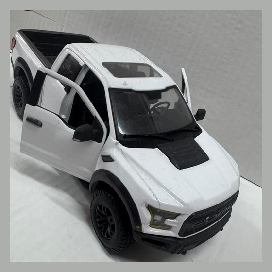 Miniatura Ford F-150 Raptor 2017 Maisto 1:24 Branca