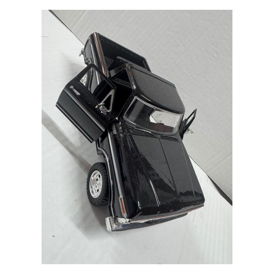 Miniatura Ford Bronco Custom 1978 Pickup 1/24 20cm