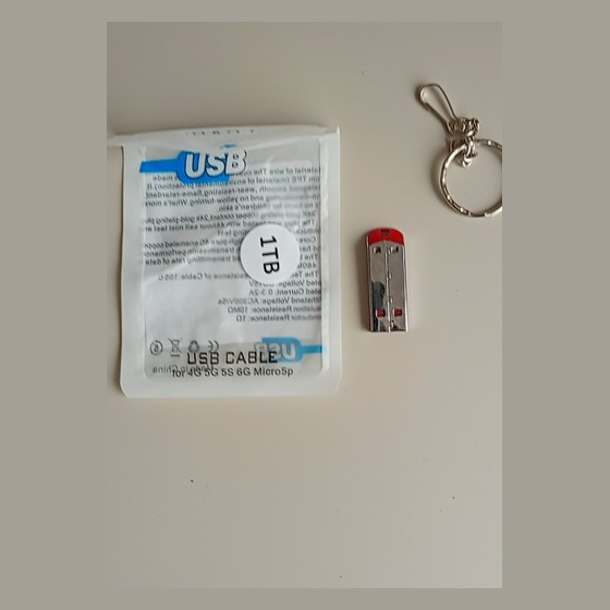 Pen drive USB genérico( rotulado 1TB)