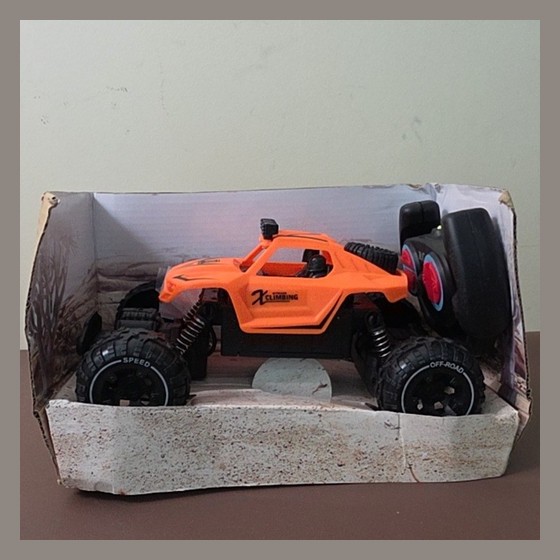 Carrinho de Controle Remoto Off-Road Climbing Car 4x4