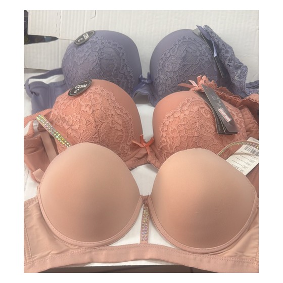 Lote de 3 Sutiãs 38 (Renda e Liso, com e sem Bojo/Strass) Sem marca definida — SS163