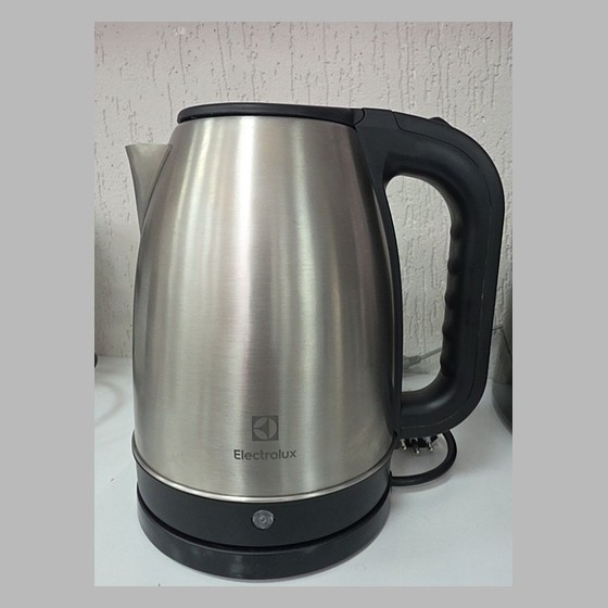 Chaleira Elétrica Electrolux EEK10 Efficient Inox 1,8L Electrolux — RB1405