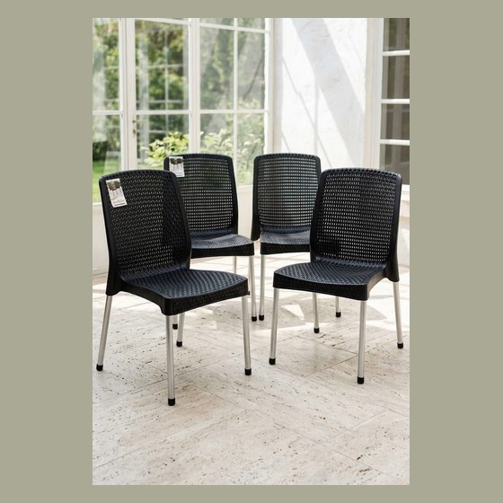 Kit 4 Cadeiras Plástico Preto Estilo Rattan com Pés de Alumínio Genérico/Sem marca visível — LT194
