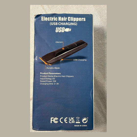Máquina de Cortar Cabelo e Barba Recarregável USB Genérico (sem marca aparente) — LL112