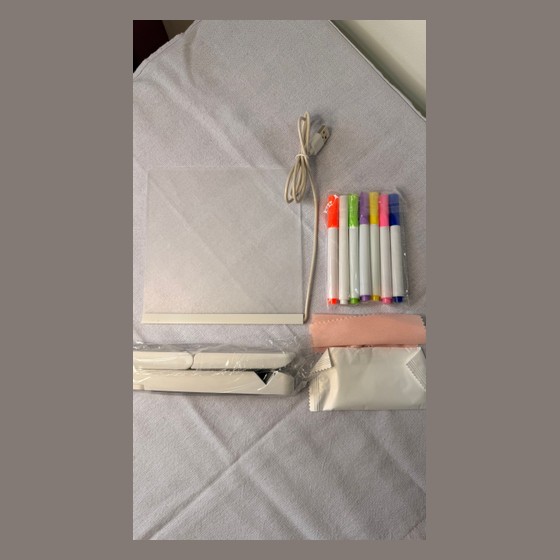Lousa Mágica LED Acrílica com Canetas Coloridas Genérico — LL129