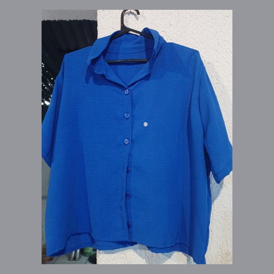 Camisa/Blusa Feminina Azul Manga Curta Botões Tam. GG — LT261