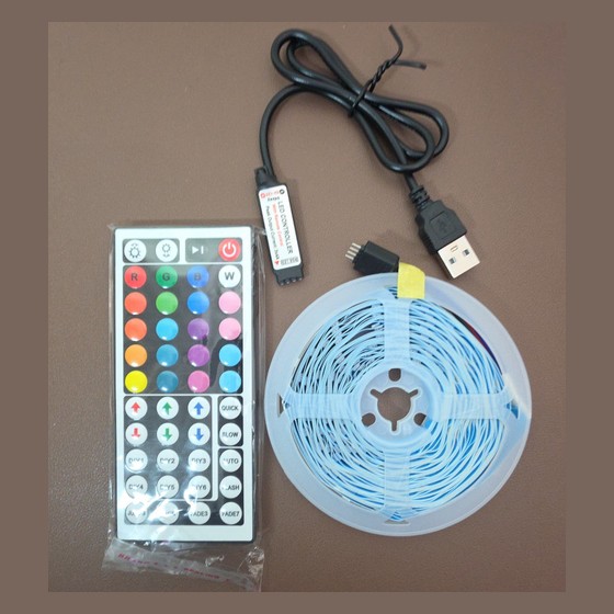 Fita LED RGB 5050 USB com Controle Remoto genérica — RB1502