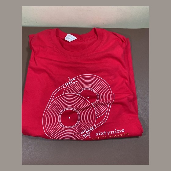 Camiseta Estampada Sixtynine Vinyl Master (Toca-discos)