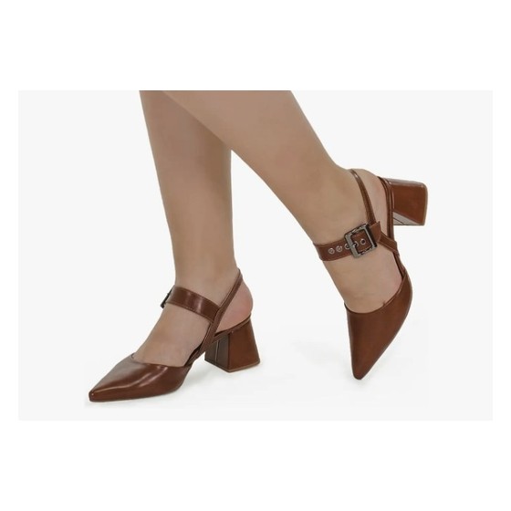 Scarpin Feminino Bico Fino Salto Bloco com Fivela