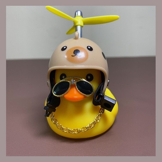 Pato de Borracha com Capacete, Hélice, Óculos e Corrente