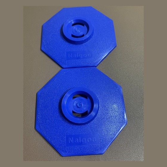 Tampa Octogonal Nalgon (peça plástica industrial/laboratório)