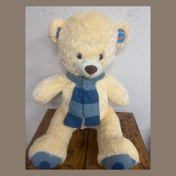 Urso de Pelúcia Grande com Cachecol Azul