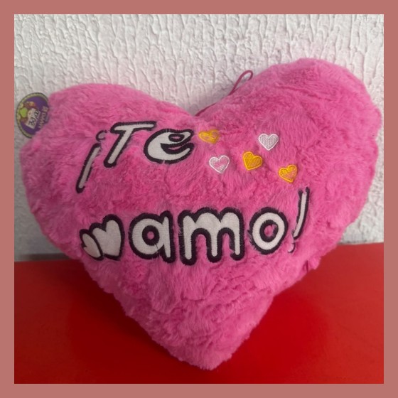 Almofada Coração de Pelúcia "Te Amo" Rosa